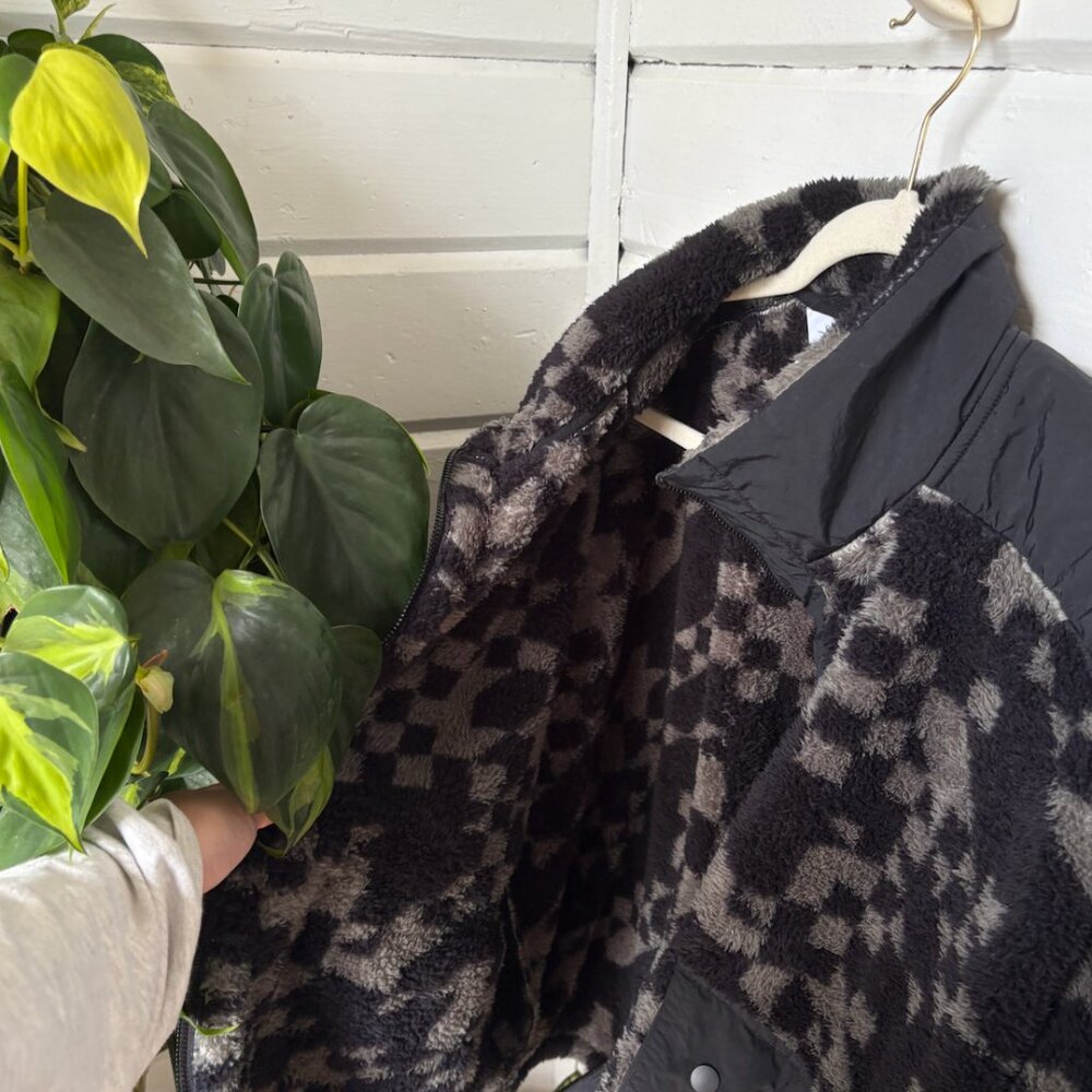 JoyLab High Pile Geometric Fleece Cropped Jacket - Picture 5 of 8